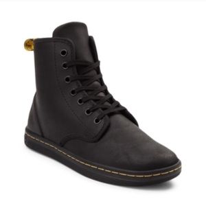 Doc Martens Shoreditch boots, black leather